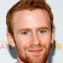 馬克·蘭道爾 飾演 Young Leopold Gursky