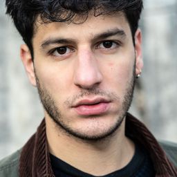 狄亞哥·詹格拉索 飾演 Dario