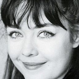 Caroline Milmoe - The Fruit Machine演員 飾演Lillie