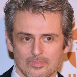 德揚秋基奇 飾演 Boris