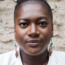 提瑪·波蓓 - 柏林夢遊蹤演員 飾演Mrs Weber - School Principal