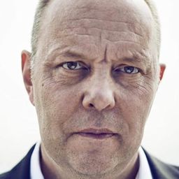 大衛·夏爾 飾演 Terry