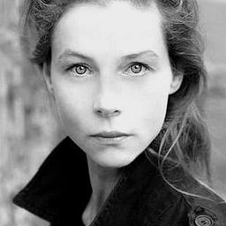 Bénédicte Loyen 飾演 Paméla