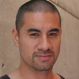 Panuvat Anthony Nanakornpanom - 奇異女俠玩救宇宙演員 飾演Police - Luchador