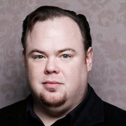 戴文·拉特雷 飾演 Pulaski
