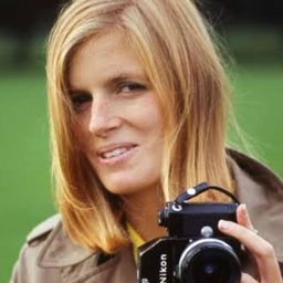 Linda McCartney 飾演 Self (uncredited)