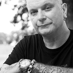 Sanseverino 飾演 Sam (voice)