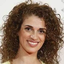 Ruth Gabriel 飾演 Community President