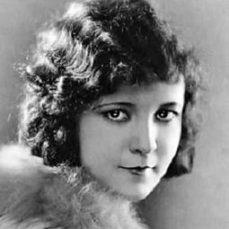 Nancy Drexel - Speed Madness演員 飾演Joan Harlan