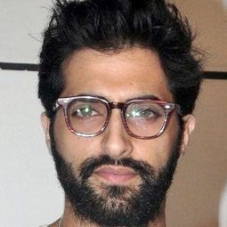阿克榭·歐貝羅伊 飾演 Angad