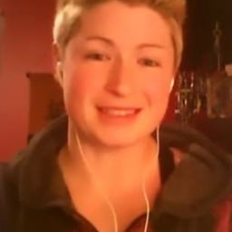 Meagan Moore - 少年駭客：殲滅所有外星人演員 飾演Gwen Tennyson / Girl Student (voice)