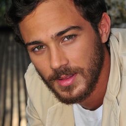 安德烈·路易斯·弗蘭巴赫 飾演 João