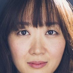 Sue Jean Kim - 老朋友演員 飾演Blossom