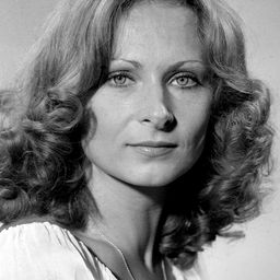 Ildikó Bánsági 飾演 Ildi