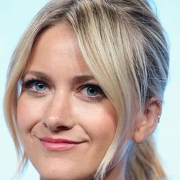 梅瑞迪斯·海格納 - 過年有禮不嫌多演員 飾演Gwen