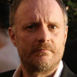 Christoph Grissemann 飾演 Anzengruber