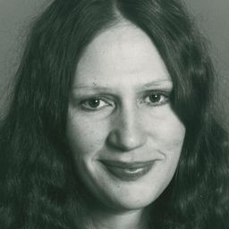 Claire Wikholm - 一週單身漢演員 飾演Secretary