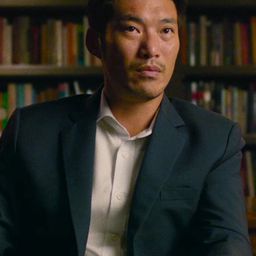 Thanathorn Juangroongruangkit 飾演 Self