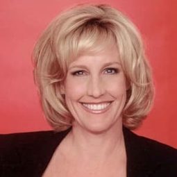 Erin Brockovich - Rebuilding Paradise演員 飾演Self