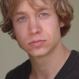 Phillip Van Dyke 飾演 Luke