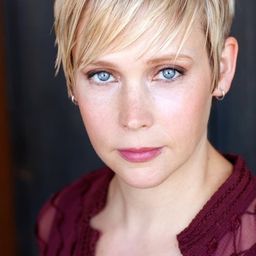 Allison Latta 飾演 Lori Dougherty