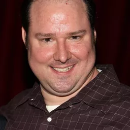 Patrick Ferrell - 聖誕精靈演員 飾演Security Guard