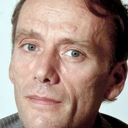 Nicolas Bonnefoy - 愛的替身演員 飾演Customs Officer