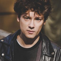 Romano Reggiani 飾演 