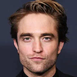 羅拔柏迪臣 飾演 Edward Cullen