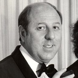 Vincenzo Crocitti 飾演 Deaf man