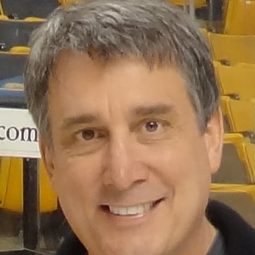 Cam Neely 飾演 Sea Bass