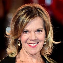 凱洛琳·皮寇斯 - 槲寄生農場的驚奇聖誕演員 飾演Grandma