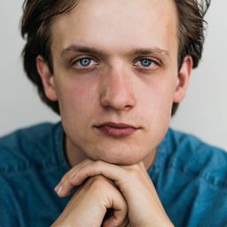 米豪爾·史科斯基 飾演 Michał 'Mąka'