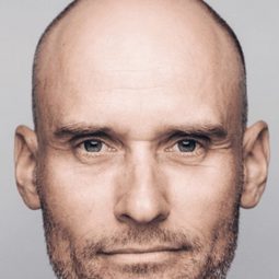 Frederik Meldal Nørgaard 飾演 