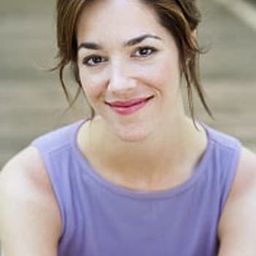 克萊爾勞·蒂耶爾 - 聖誕精靈演員 飾演NY 1 Reporter