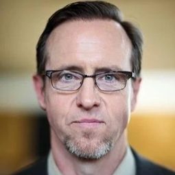 Cooper Thornton 飾演 Tim