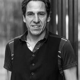 Andreas Perschewski - 帕特里克演員 飾演Struise Man