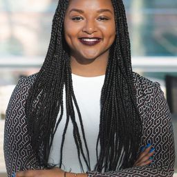 Aminata Touré 飾演 Self