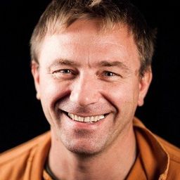 Rostislav Bershauer 飾演 Vladislav