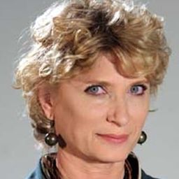 Martha Mellinger 飾演 Isabela