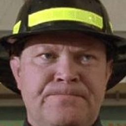 Chris Benson 飾演 Fireman O'Hara