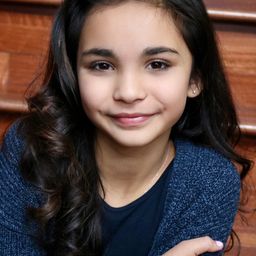 Jenna Qureshi 飾演 Zainab