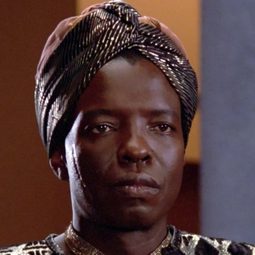 潔西·勞倫斯·佛格森 - 神探麥克演員 飾演John McNiece