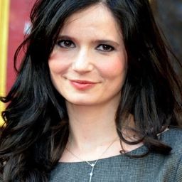 Salomé Lelouch 飾演 Salomé Blum