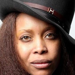 艾莉卡芭朵 飾演 self