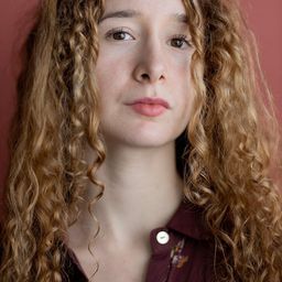 Anna Cortés - 榮耀在何方演員 飾演Criada Trini