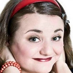 Carol Visconti 飾演 Matilde