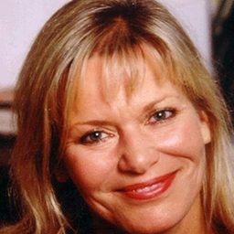 Marianne Mortensen 飾演 Isabella