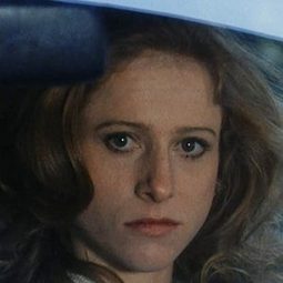 茱麗葉·康明斯 飾演 Sheila Barrington