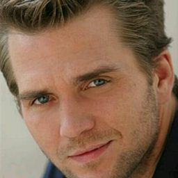 Pierre Kiwitt - 德國歡迎你演員 飾演Polizist